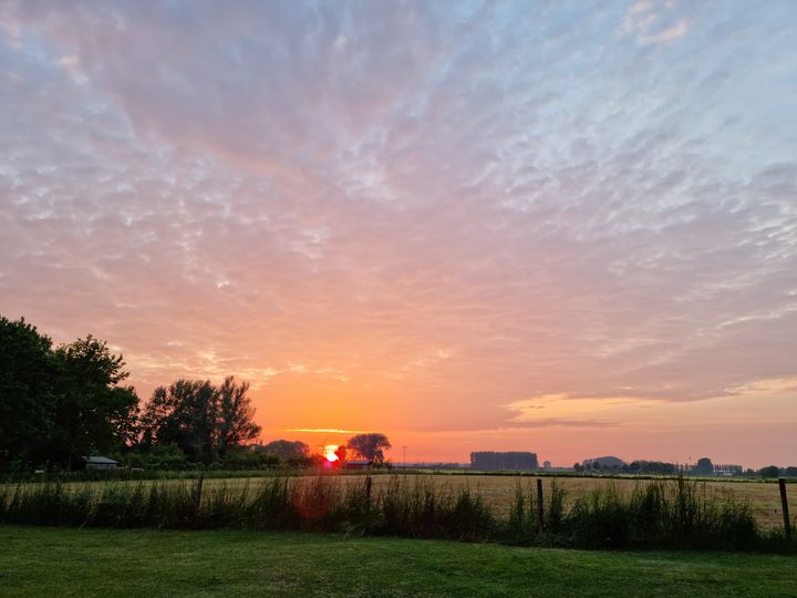 Zonsondergang Achtertuin