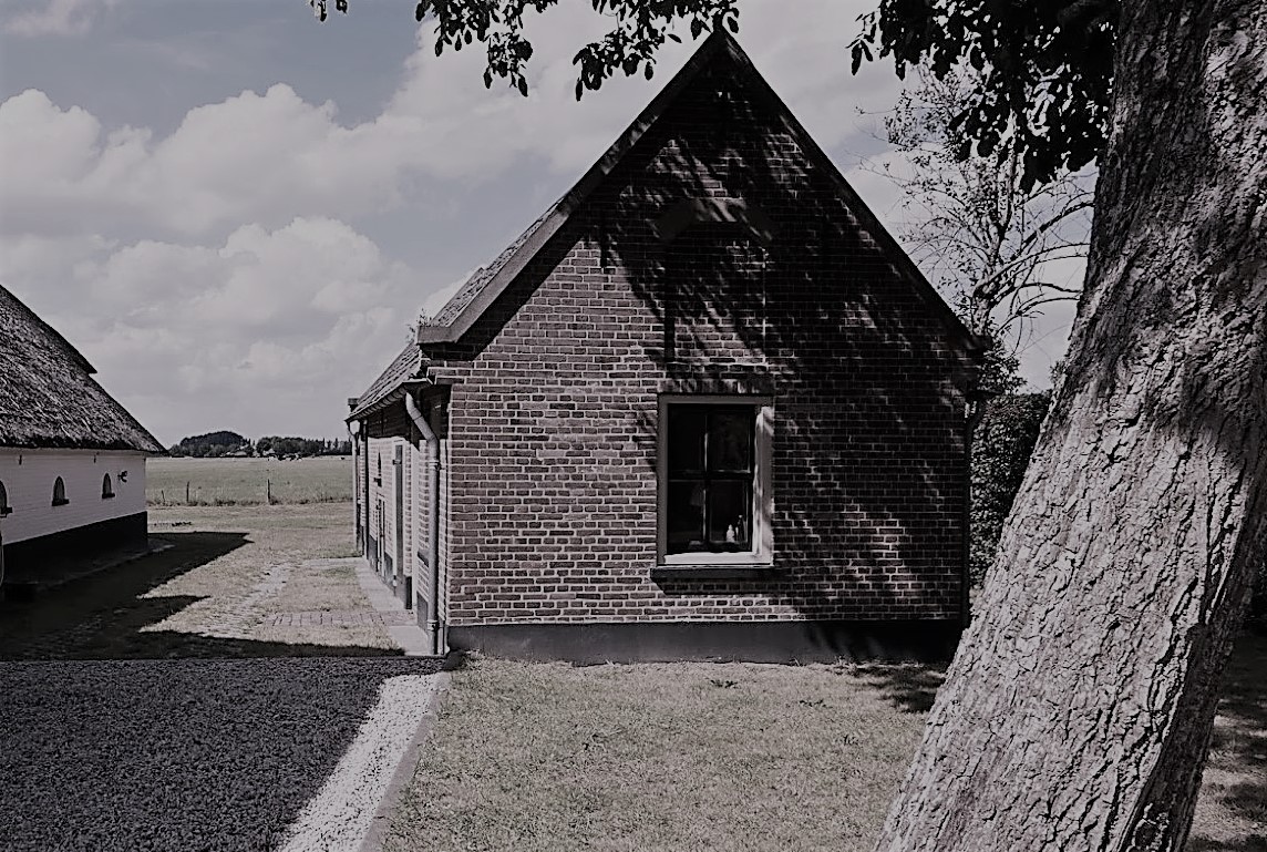 Bakhuis naast boerderij